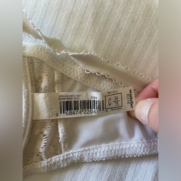 Vintage white lace bra with front closure - Picture 4 of 5